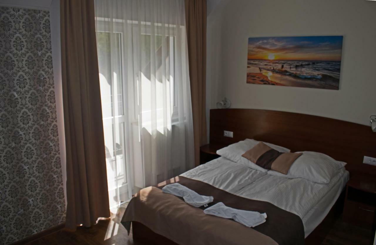 Bed and Breakfast Dom Bursztynowy à Jantar Extérieur photo